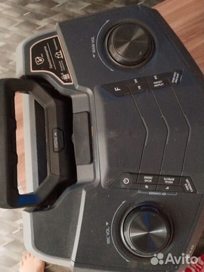 Музыкальный колонка LG FJ3