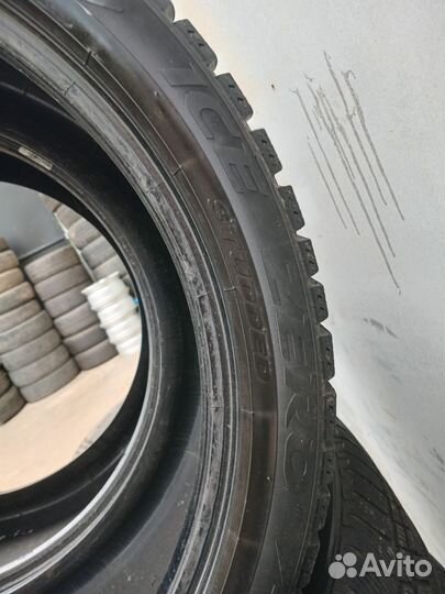 Pirelli Ice Zero 295/35 R21