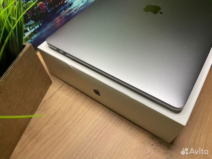 Macbook Pro 15 2019 i7 16gb Шикарный