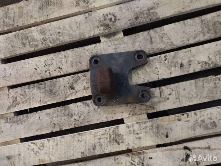 Кронштейн (крепление) DAF XF 105 2008