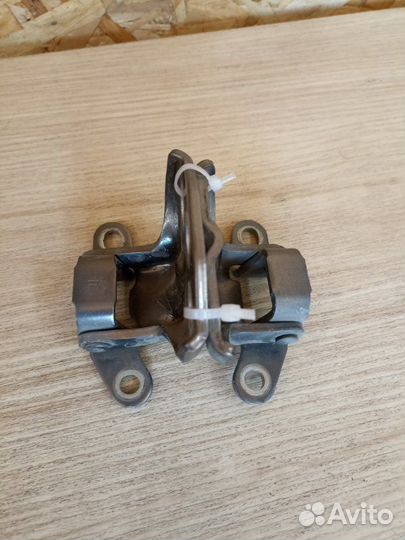 Петля двери задняя правая Ssangyong Actyon 2011-Нв