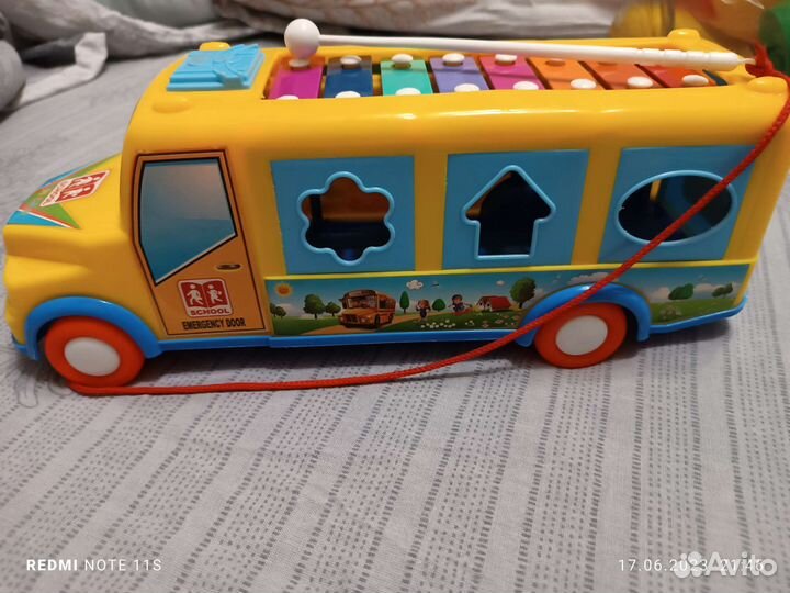 Игрушка автобус