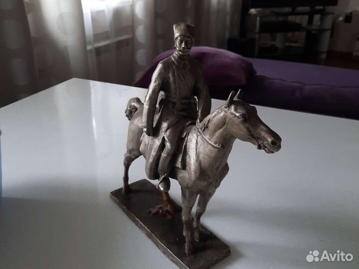 Настольная фигурка, без доставки