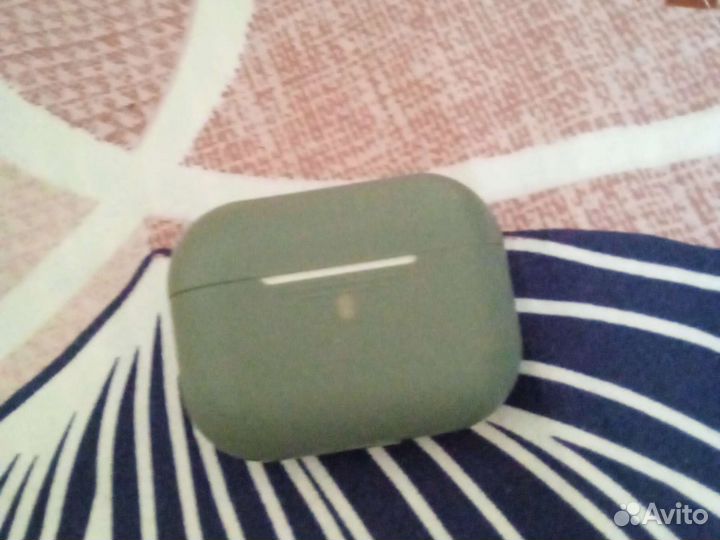 Беспроводные наушники новые(около месяца)