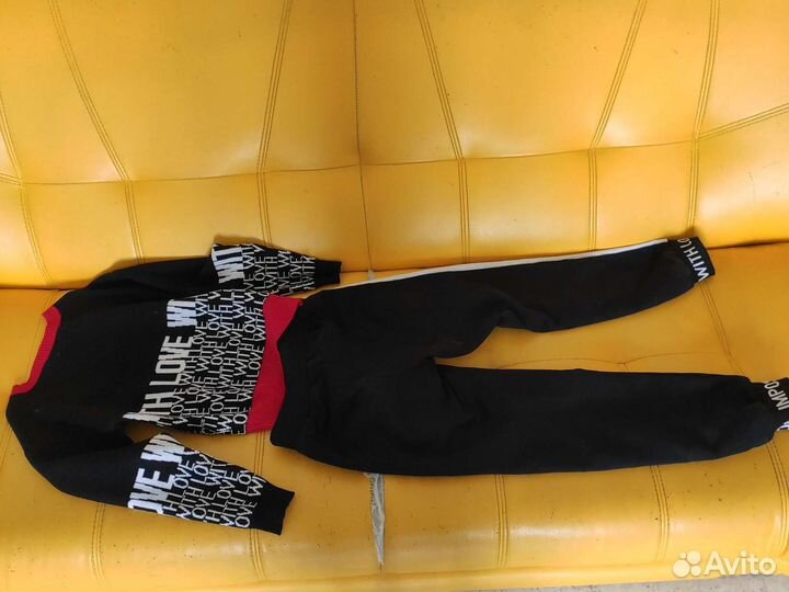 Спортивный костюм для девочки р. 134