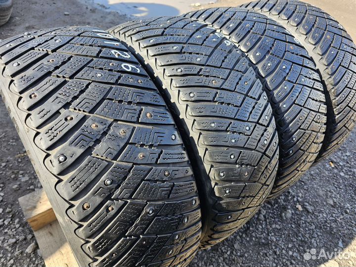 Goodyear Ultragrip Ice Arctic 215/55 R17 94T