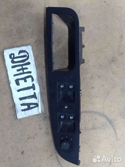 Блок кнопок стеклоподъёмников Фольксваген Джетта 5