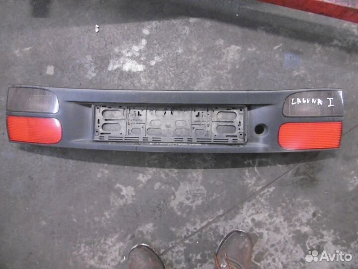 Доп. фонарь крышки багажника Renault Laguna 1