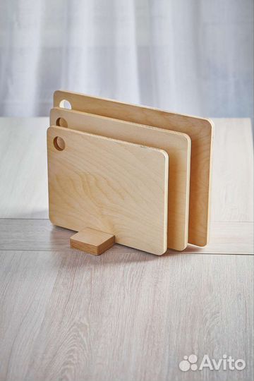 Деревянная разделочная доска покрытая маслом