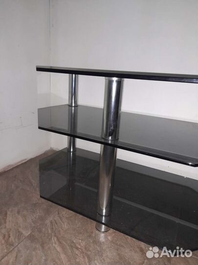 Стеклянная тумба под тв