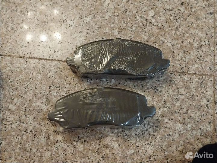 Колодки на toyota avensis 2006 передние и задние