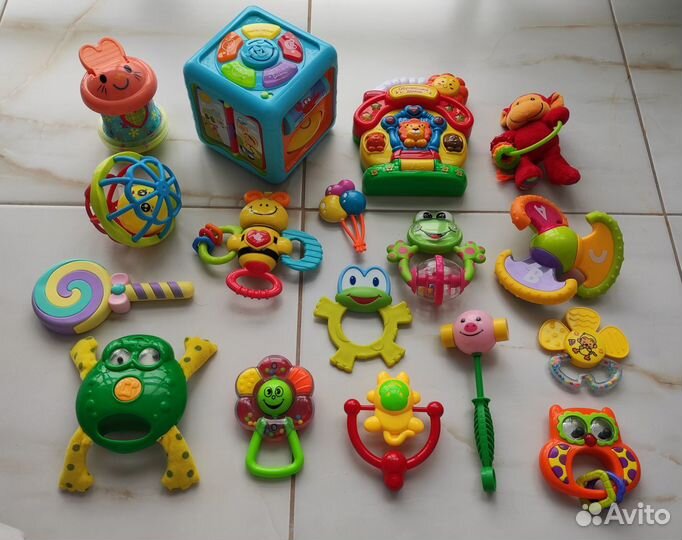 Игрушки развивающие, погремушки
