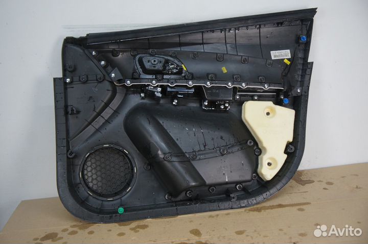 Обшивка двери левая передняя Chevrolet Cruze