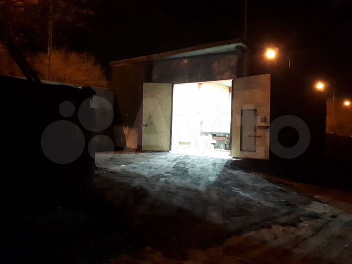 Гараж, > 30 м²