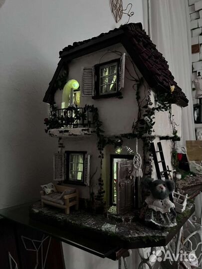 Большой кукольный домик