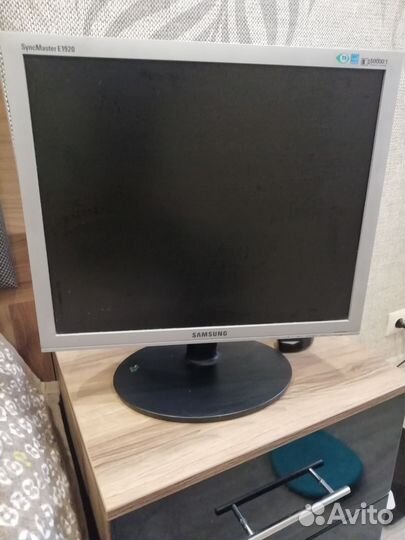Монитор Samsung