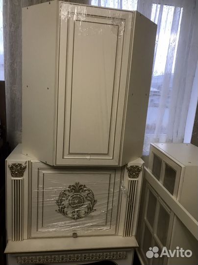 Кухонный гарнитур новый С столом