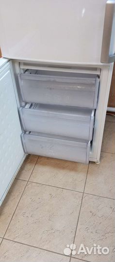 Продаëтся холодильник веко