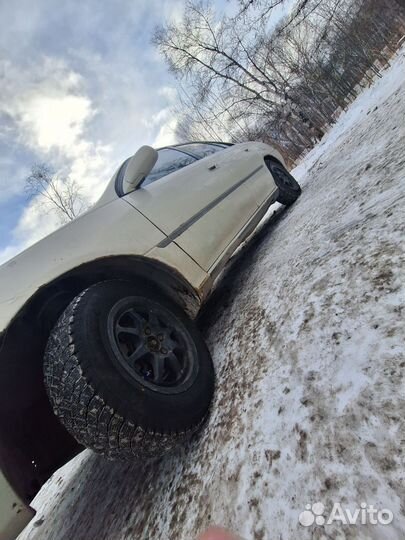 Toyota Carina 1.5 AT, 1996, 300 000 км