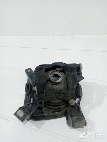 Левая противотуманная фара Toyota Land Cruiser 10