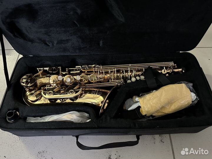 Саксофон brahner AS-405B