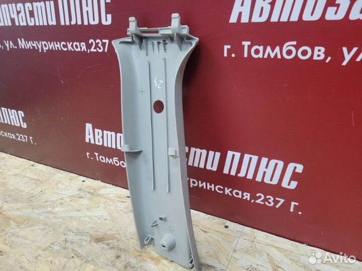 Обшивка средней стойки правая Renault Logan