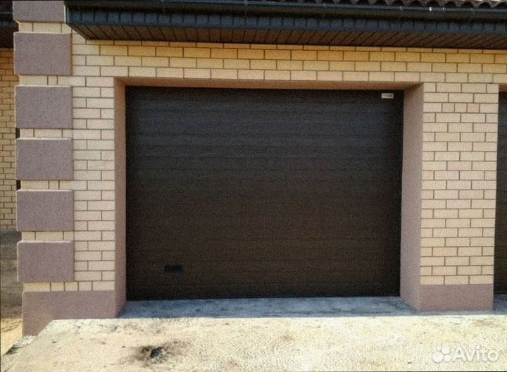 Секционные ворота