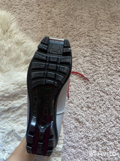 Лыжные ботинки новые 35