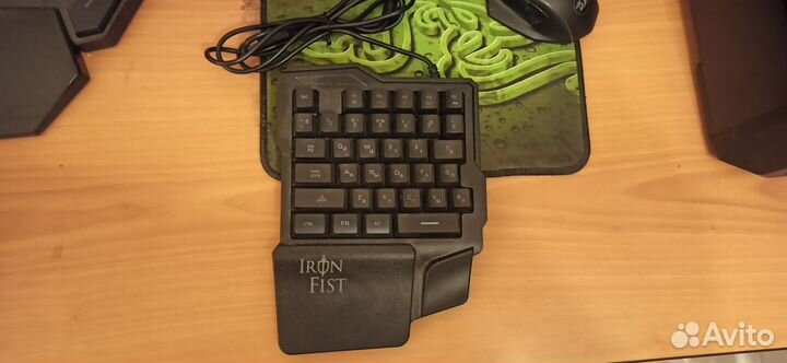 Игровая клавиатура Oklick 701G iron fist