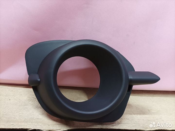 Окантовка птф правая Pajero Sport 2 2008-2015