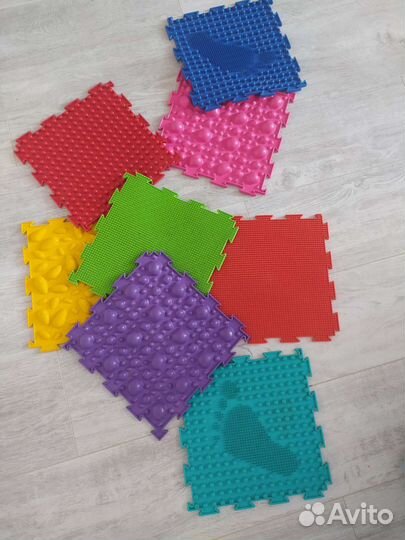 Развивающийся коврик детский