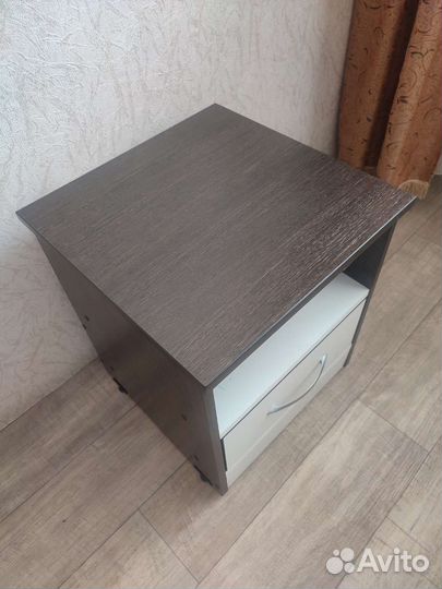Тумба прикроватная