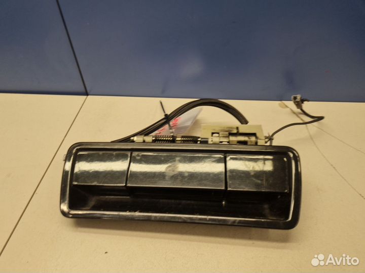 Ручка двери багажника Nissan Armada TA60 2004-2016