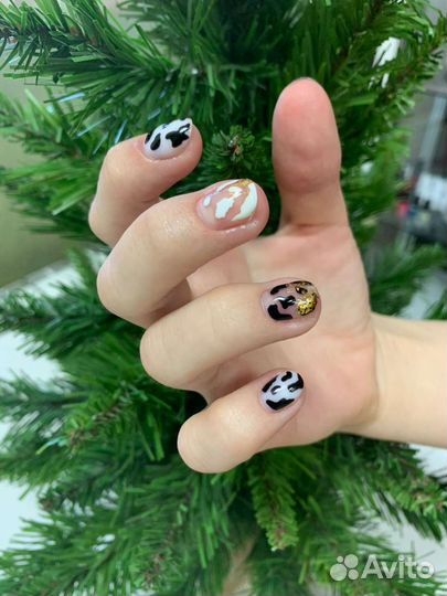 Модель на маникюр