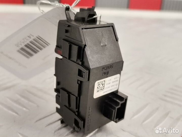 Кнопка аварийной сигнализации Mercedes-Benz