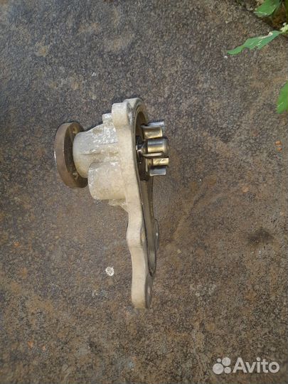 Продам помпу Daewoo gentra
