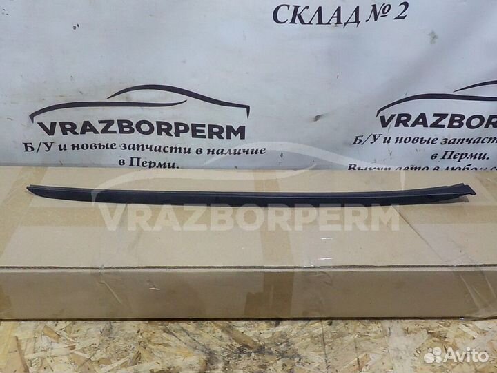 Молдинг стекла лобового Kia Sorento