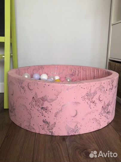 Сухой бассейн с шариками