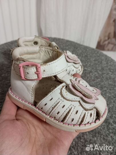 Сандалии для девочки