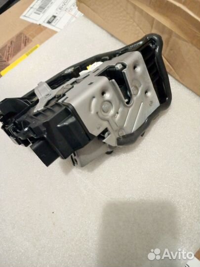 BMW 7/X5/X6 Замок двери передней правой