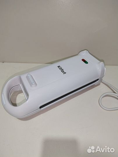 Вафельница для бельгийских вафель Kitfort KT-1643