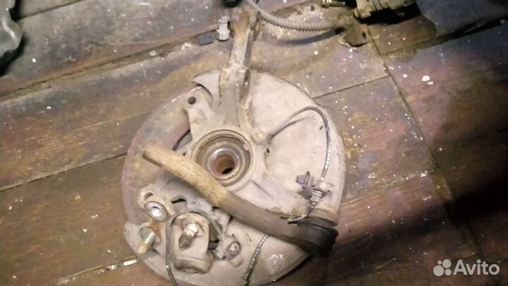 Кулак поворотный передний правый Honda Civic 4D