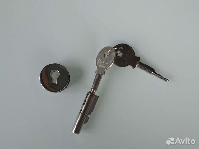 Замок на морозильный ларь