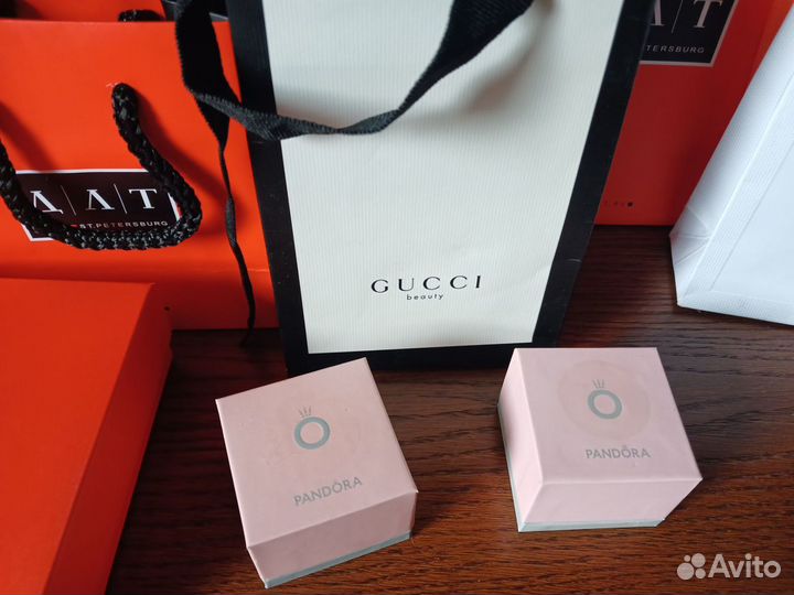 Подарочные пакеты Chanel, Gucci