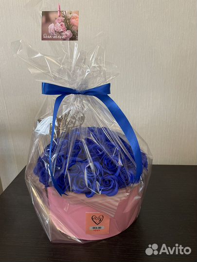 Букет гигант из синих роз. 51 роза 101 роза