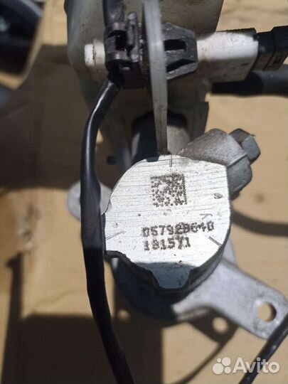 Главный тормозной цилиндр от Ниссан Кашкай J10