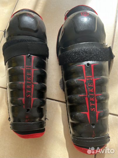 Щитки хоккейные 8