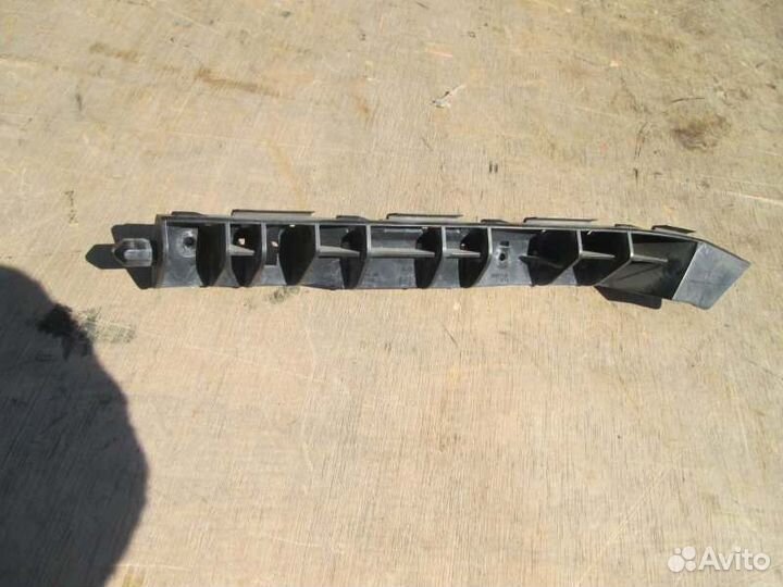 Крепление бампера переднее левое Subaru Legacy BP5