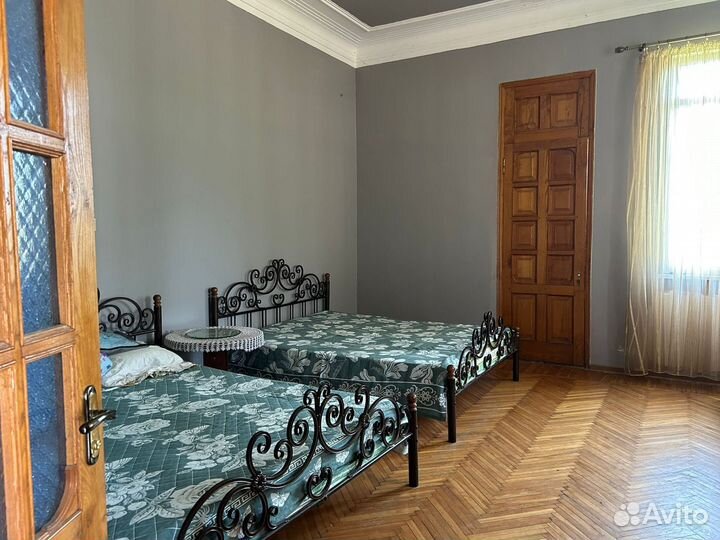 Комната 25м² в 3-к., 2/2эт