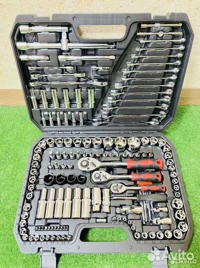 Нaбop инcтрумeнтов для авто